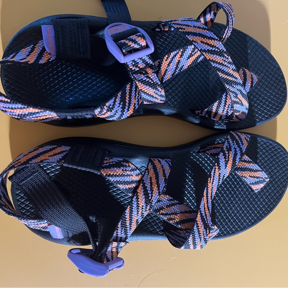 New in box womens chacos!
